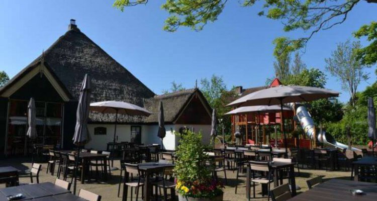 terras van Catharinehoeve nabij Den Burg