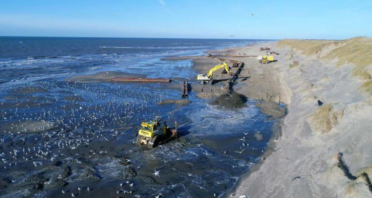 Zandsuppletie op Texel is de belangrijkste vorm van kustversterking