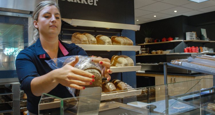 Bakker Timmer personeel helpt u graag