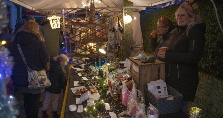 Gezellige kraampjes op de Kerstmarkt