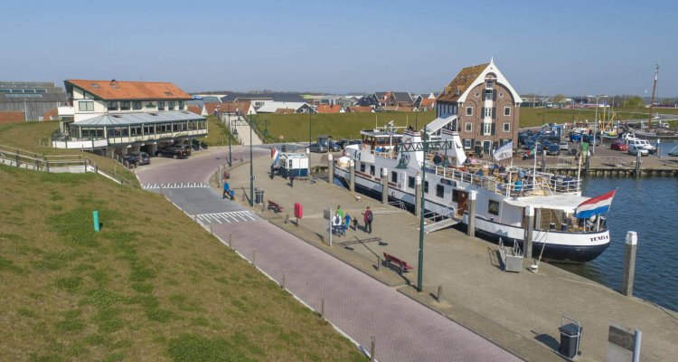 In Oudeschild bevindt zich de waddenhaven van Texel