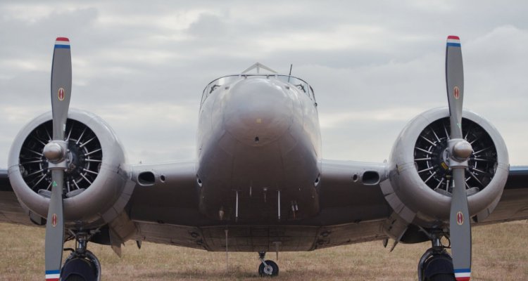 Historisch vliegtuig op Texel Airport